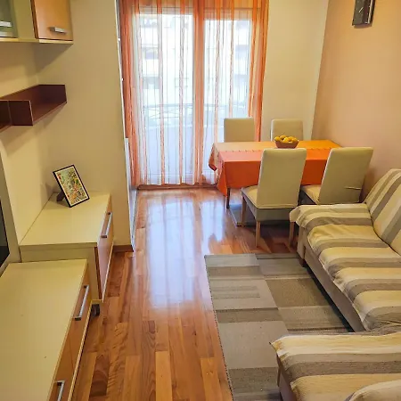 Daybreak Apartman